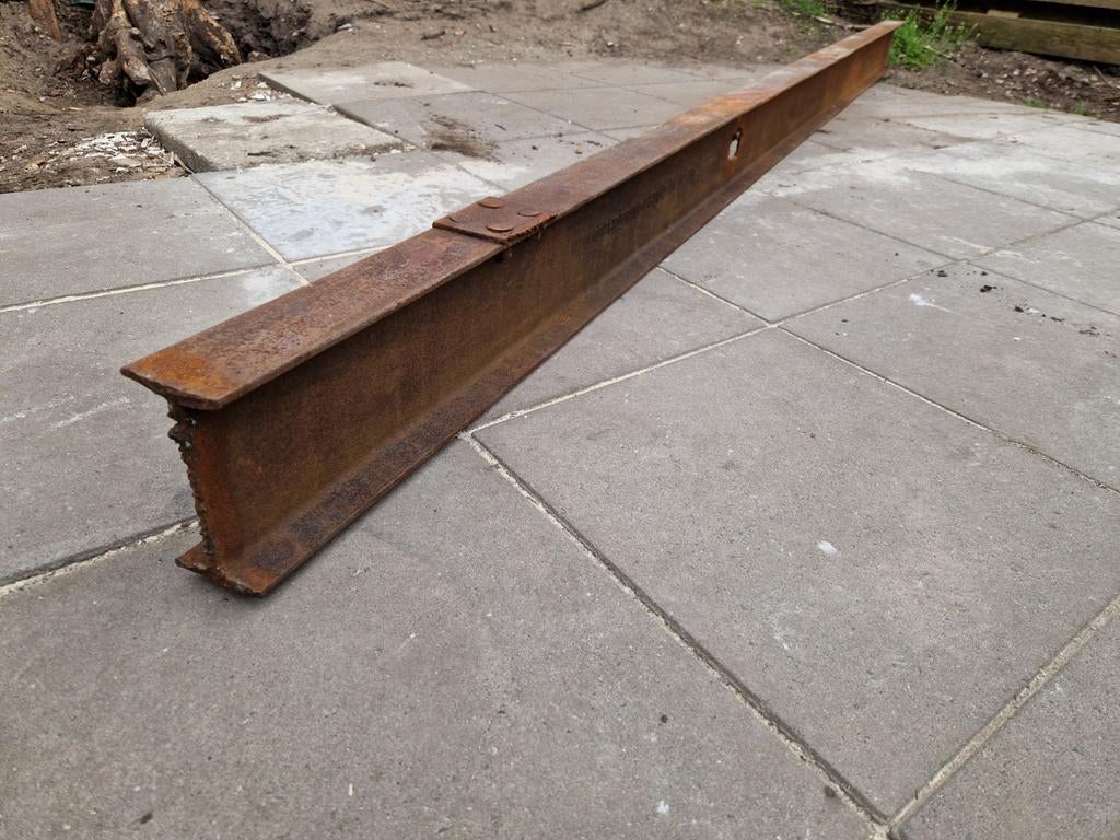 Stalen ligger 180mm 3730mm, Doe-het-zelf en Verbouw, Metalen, Ophalen, Gebruikt, IJzer
