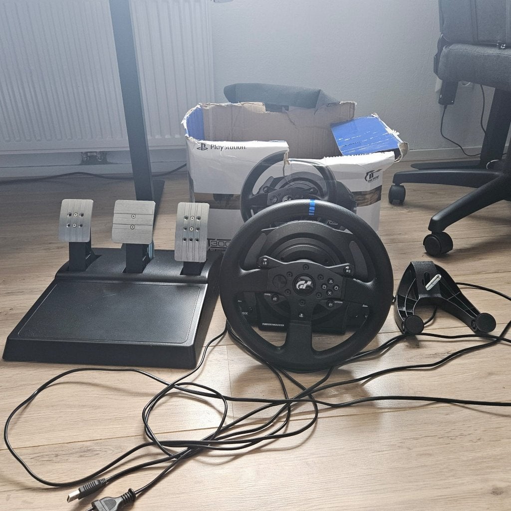 Thrustmaster T300RS GT Edition, 1 speler, Racen en Vliegen, Ophalen of Verzenden, Zo goed als nieuw