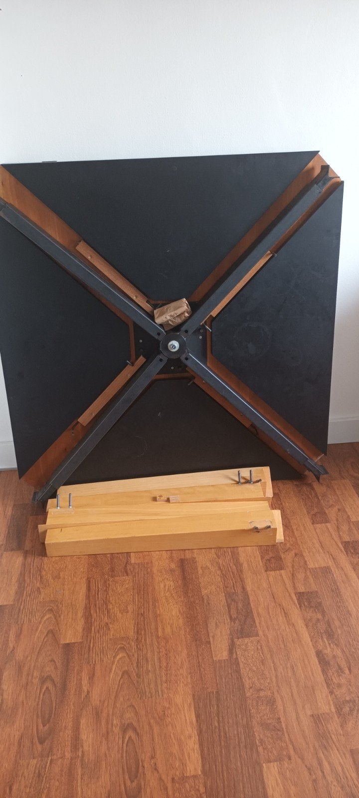 Foto 7 van Gebruiksvriendelijke tafel, klein en handig