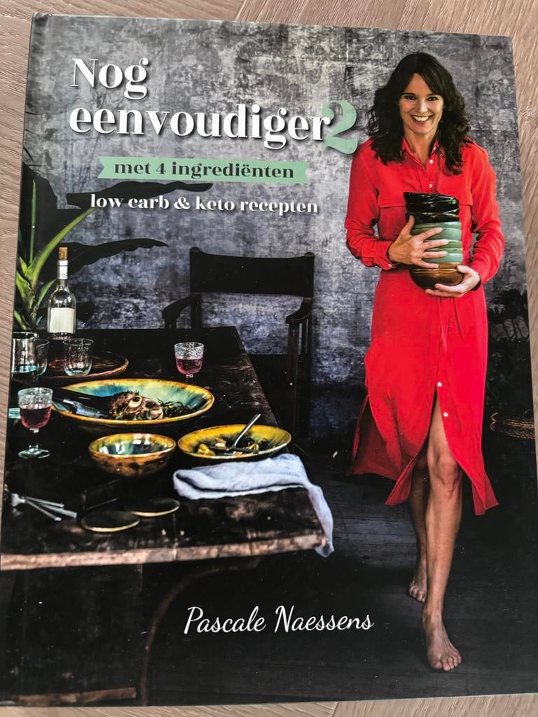 Nog eenvoudiger 2: Low carb & keto recepten - Pascale Naesse, Boeken, Kookboeken, Hoofdgerechten, Ophalen of Verzenden, Zo goed als nieuw