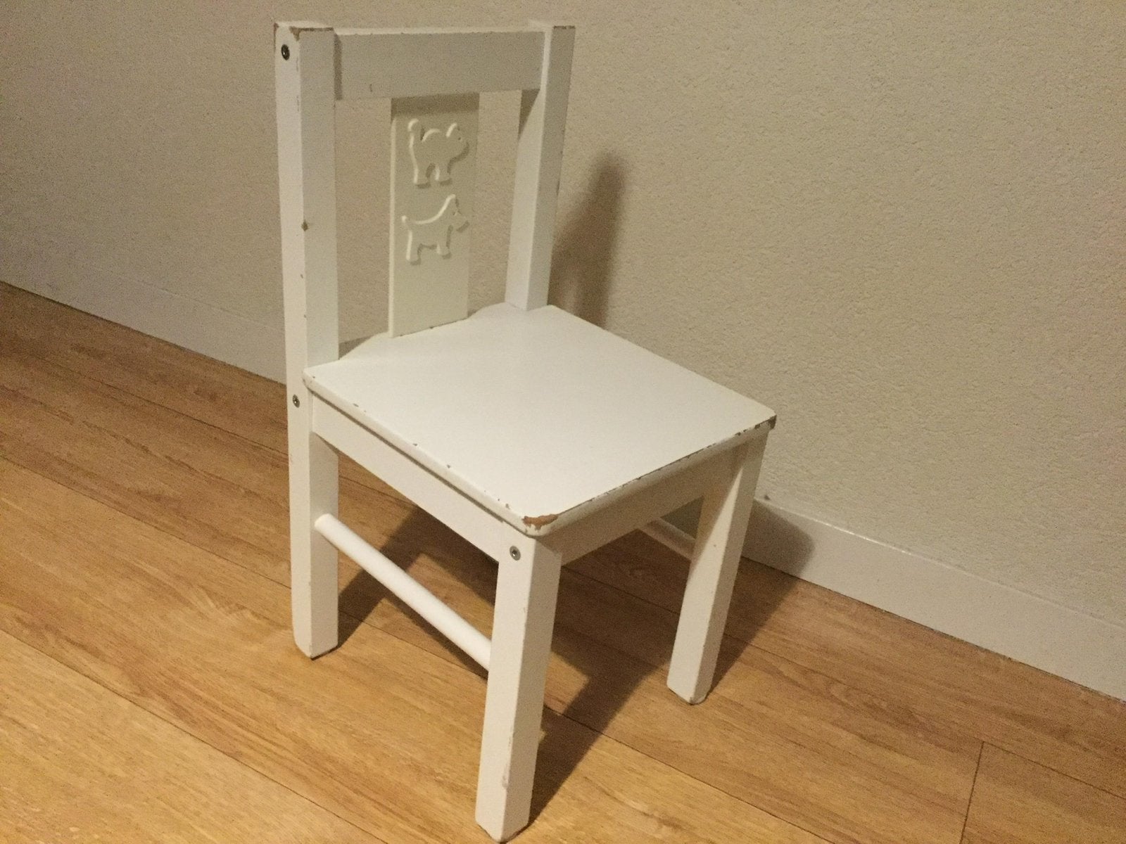 Houten kinderstoeltje, Kinderen en Baby's, Kinderkamer | Tafels en Stoelen, Ophalen, Zo goed als nieuw, Stoel(en)