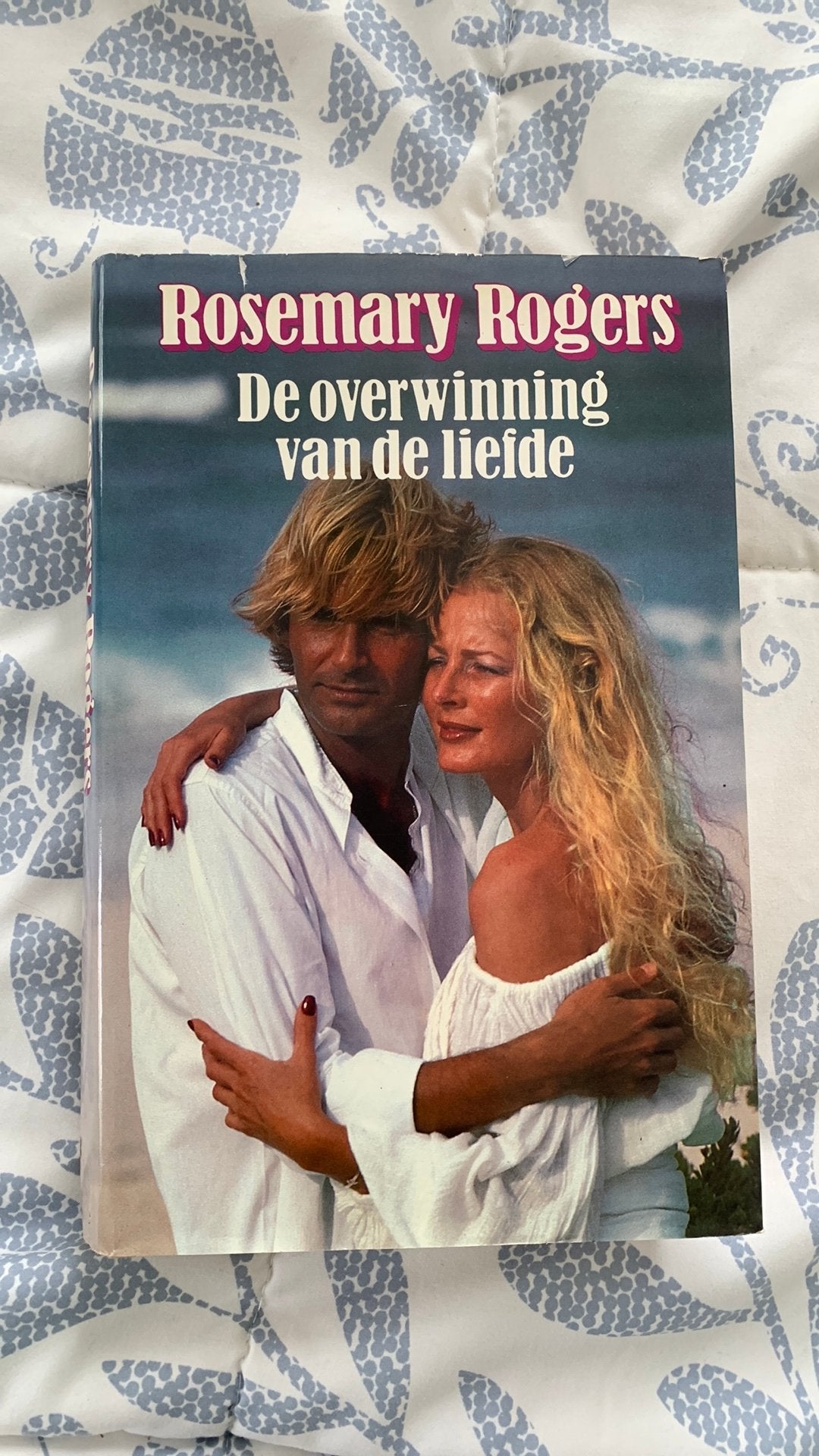 Rosemary Rogers - de overwinning van de liefde, Ophalen of Verzenden, Gelezen