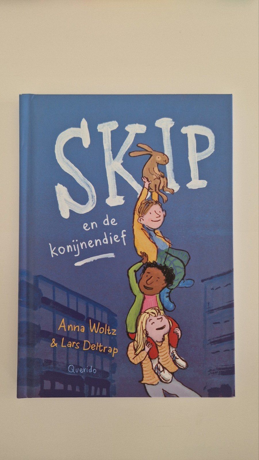 SKIP en de konijnendief - Anna Woltz & Lars Deltrap, Ophalen of Verzenden, Zo goed als nieuw, Anna Woltz, Fictie algemeen