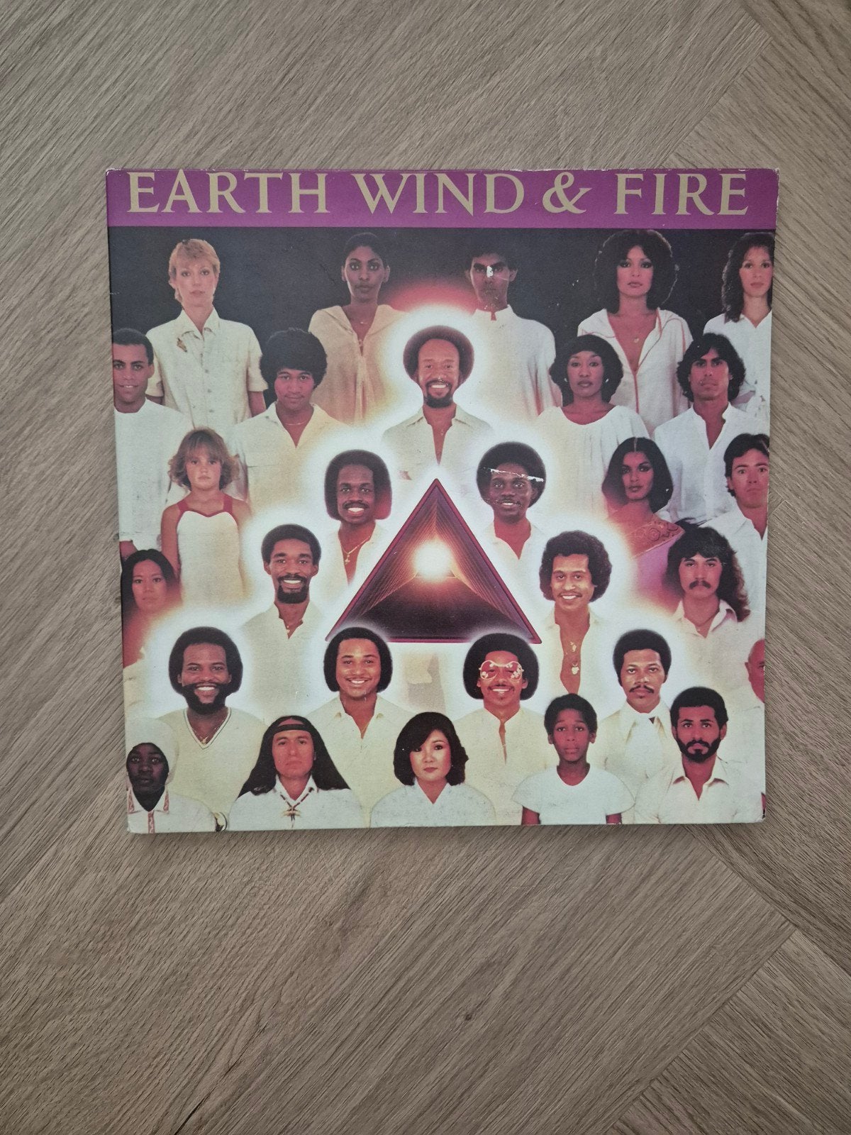 Earth, Wind & Fire  Faces, Ophalen
