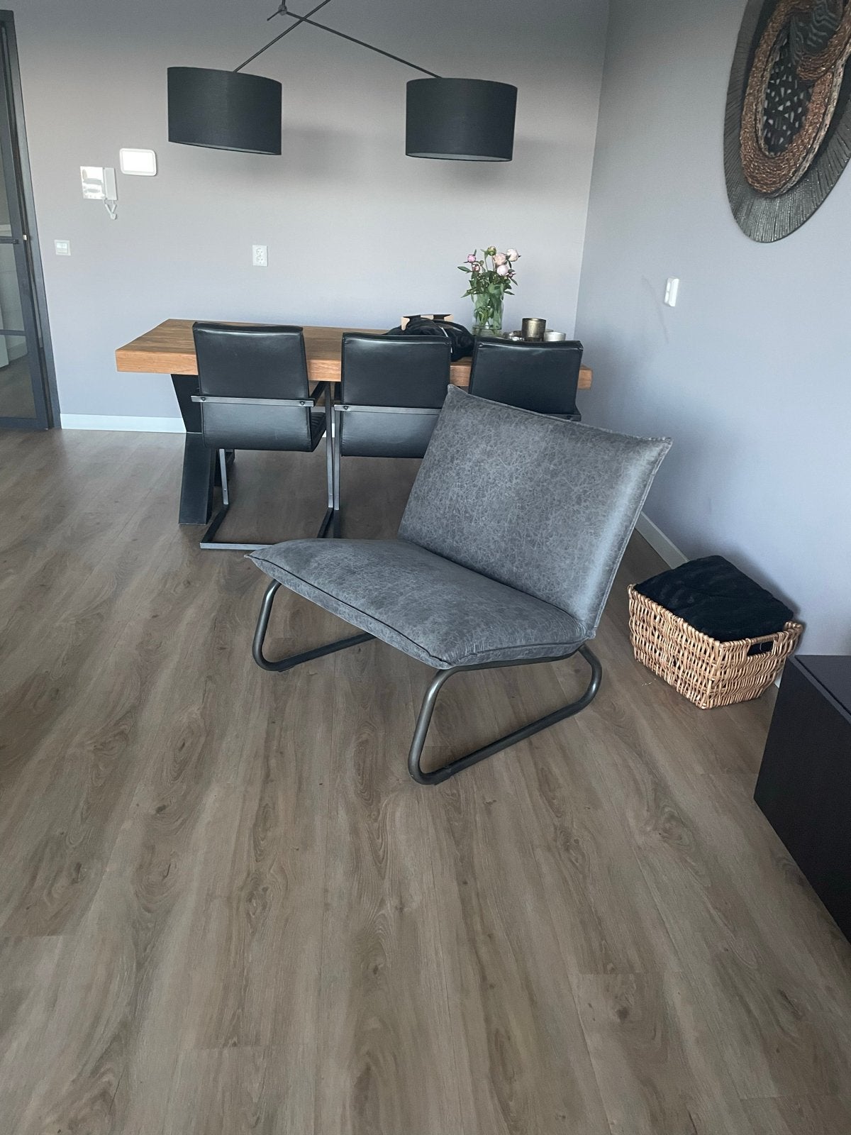 Mooie grijze moderne stoel, zit heerlijk, Huis en Inrichting, Stoelen, Ophalen of Verzenden, Zo goed als nieuw, Eén, Stof