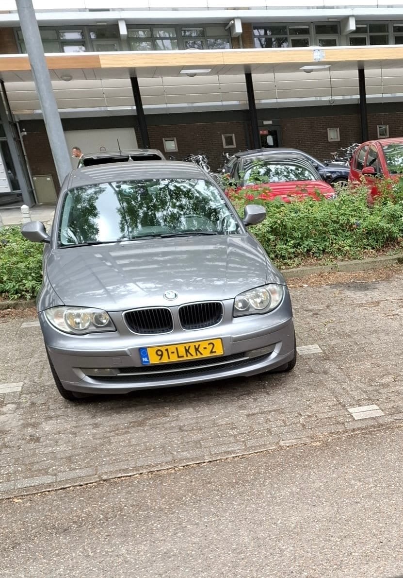 BMW 1-Serie 2.0 D 118 3DR 100KW 2010 Grijs, Auto's, 1-Serie, 1995 cc, 4 cilinders, 4 stoelen