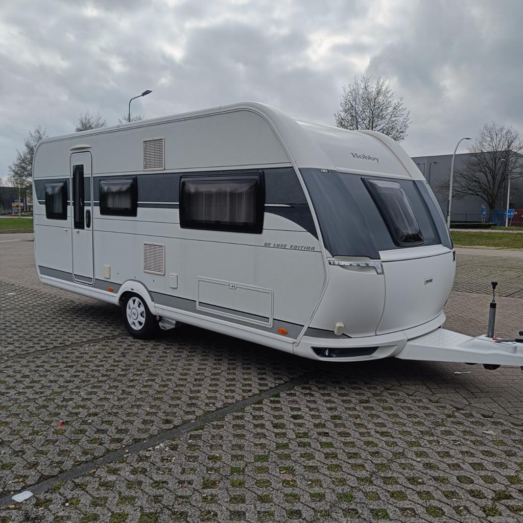 HOBBY 495 ul 2021+MOVER+VOORTENT +2 APARTE BEDDEN ETC, 2 aparte bedden, Rondzit, Hobby, Bedrijf