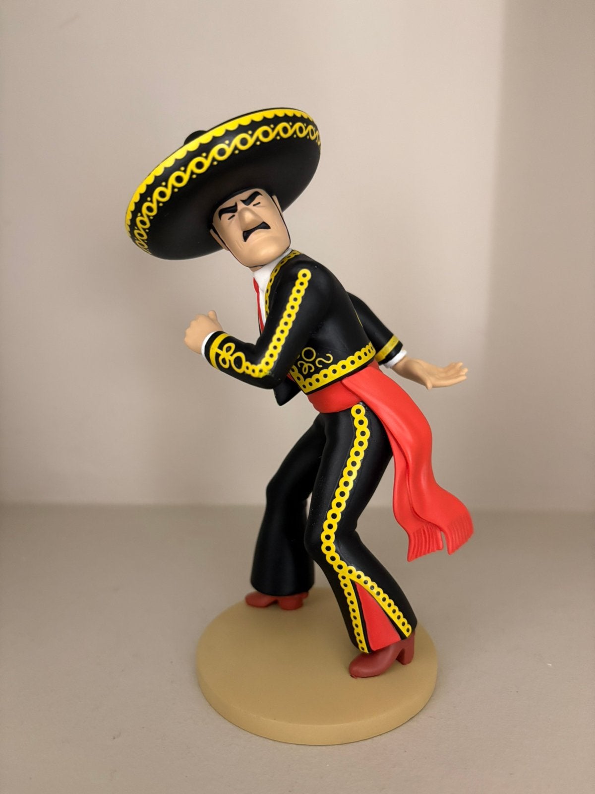 Kuifje/Tintin beeld Alzacar Messen Moulinsart, Verzamelen, Stripfiguren, Ophalen of Verzenden, Kuifje, Zo goed als nieuw, Beeldje of Figuurtje
