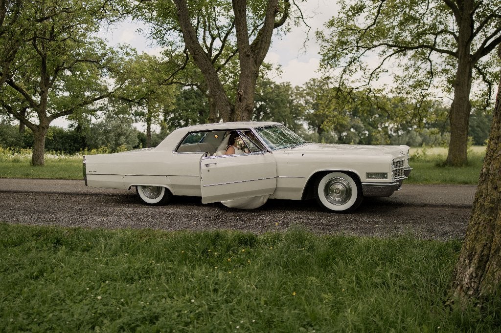 Cadillac trouwauto met chauffeur huren, Met chauffeur, Trouwauto