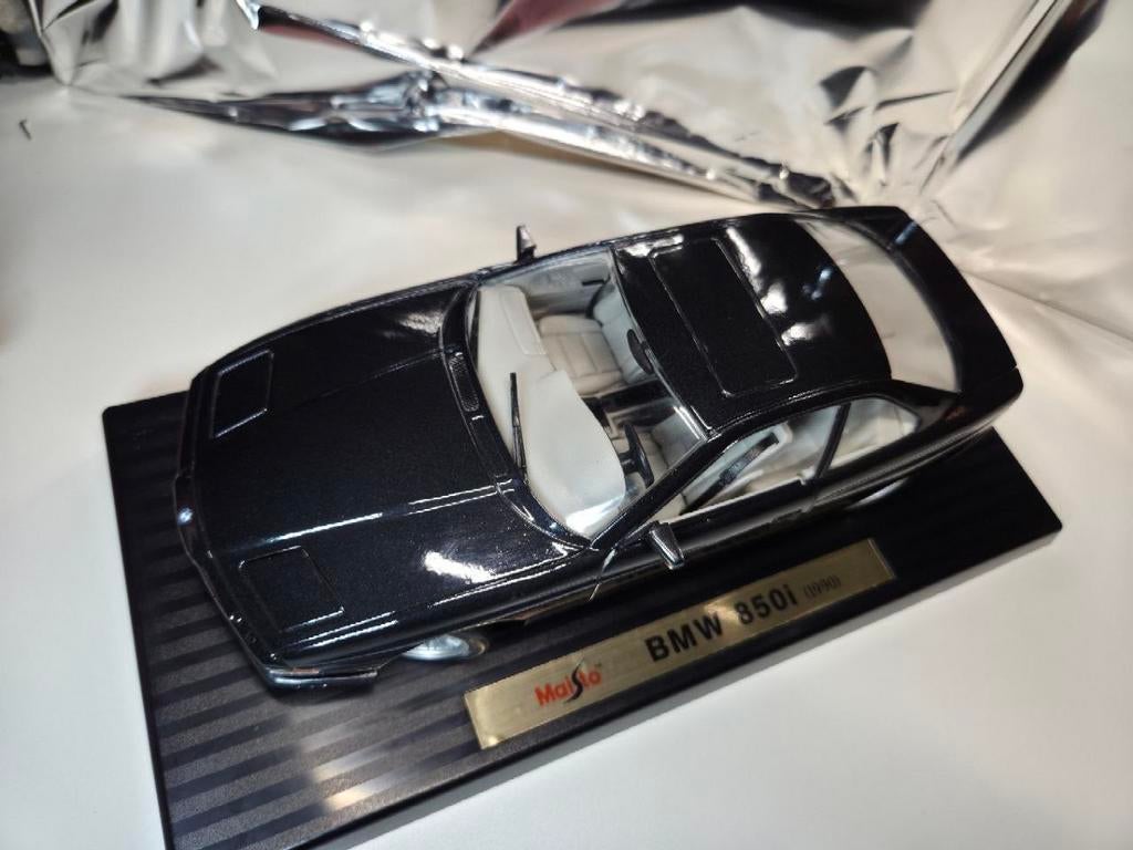 BMW 850i. 1990.  Maisto. 1:18, Hobby en Vrije tijd, Modelauto's | 1:18, Ophalen of Verzenden, Nieuw, Auto, Maisto
