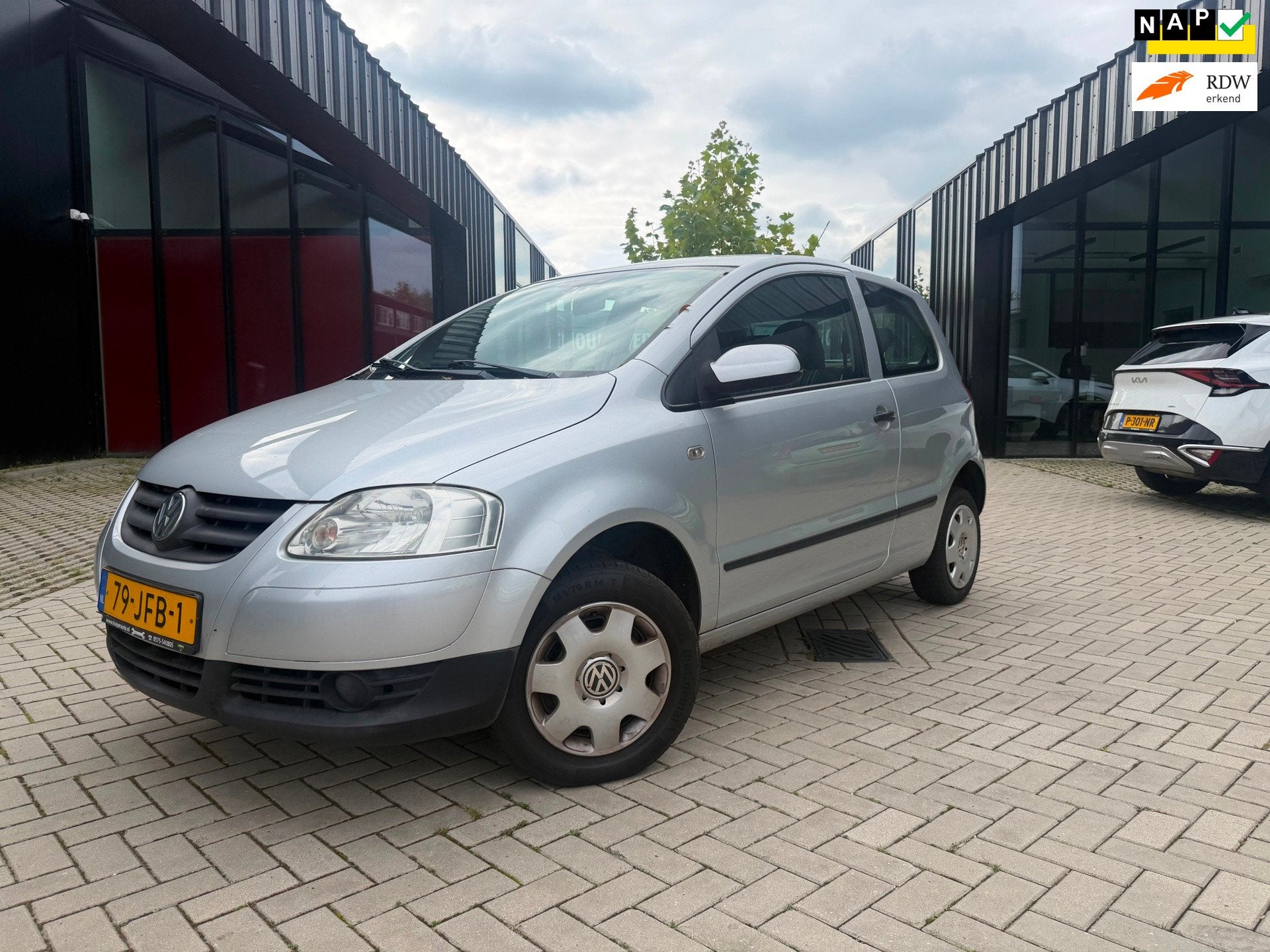 Volkswagen Fox 1.4 Trendline Trekhaak NL Auto NAP, Auto's, Voorwielaandrijving, Zwart, 4 stoelen, Origineel Nederlands