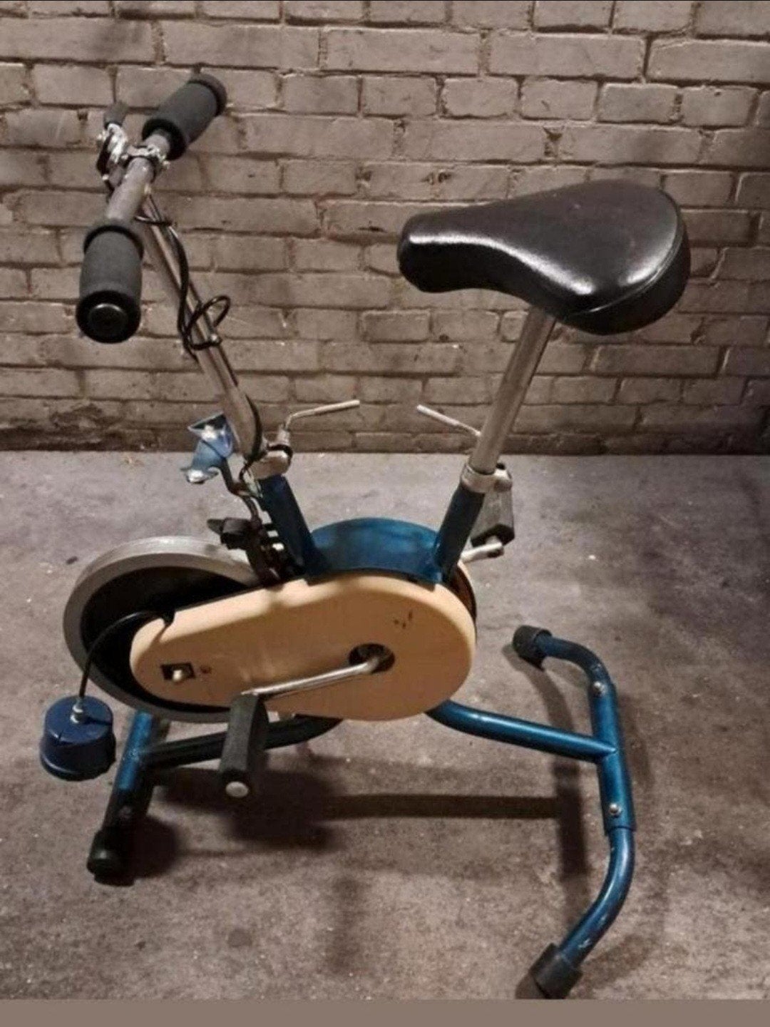 Te koop, Hometrainer apparaat verstelbaar., Fietsen en Brommers, Ophalen