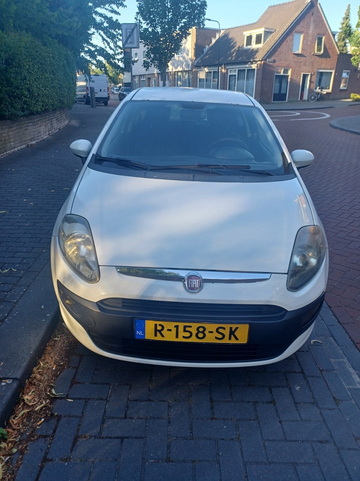 Fiat Punto 1.2 51KW/69PK 3DR Grande 2011 wit APK zuinig nr1, Voorwielaandrijving, 40 €/maand, 1242 cc, 4 cilinders