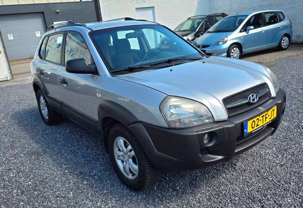 Hyundai Tucson 2.0i Active Airco Nette auto, Stof, Gebruikt, Zwart, 4 cilinders