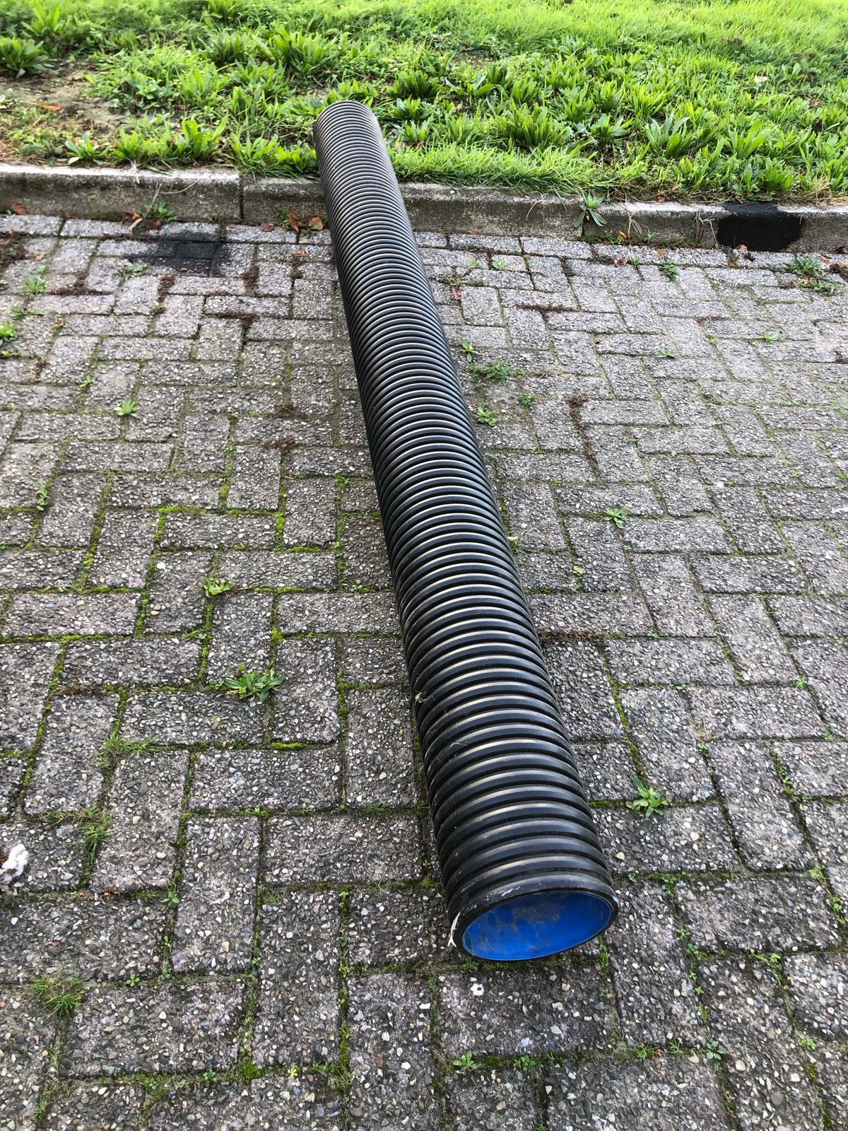 Zwarte afvoer/mantel buis, 2.34 meter, ong 17cm doorsnede, Ophalen, Pvc, Zo goed als nieuw, 80 mm of meer