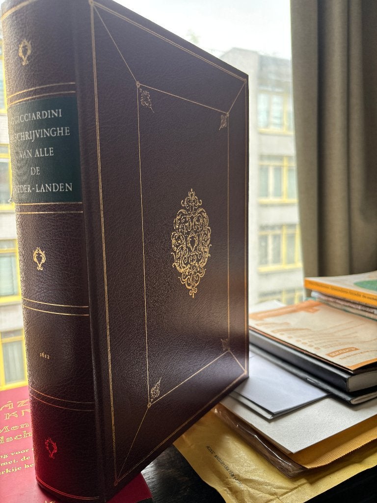 Guicciardini - Beschrijvinghe van alle de Neder-landen, Boeken, Voor 1800, Ophalen of Verzenden, Nederland, Landkaart