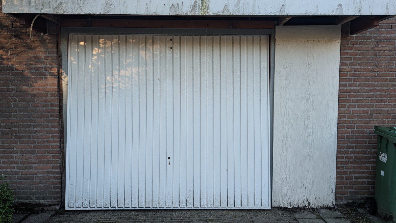 Garagedeur met motor en afstandsbediening, Ophalen, Gebruikt, Garagedeur, 120 cm of meer