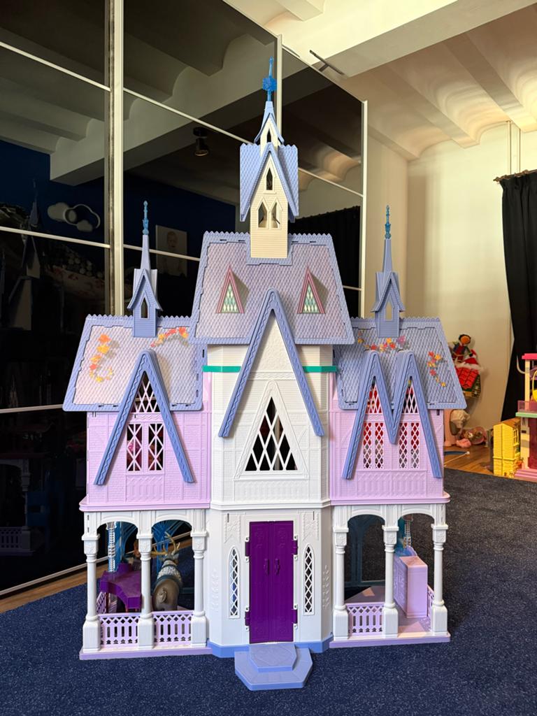 Frozen/Elsa kasteel groot, Ophalen, Zo goed als nieuw, Poppenhuis