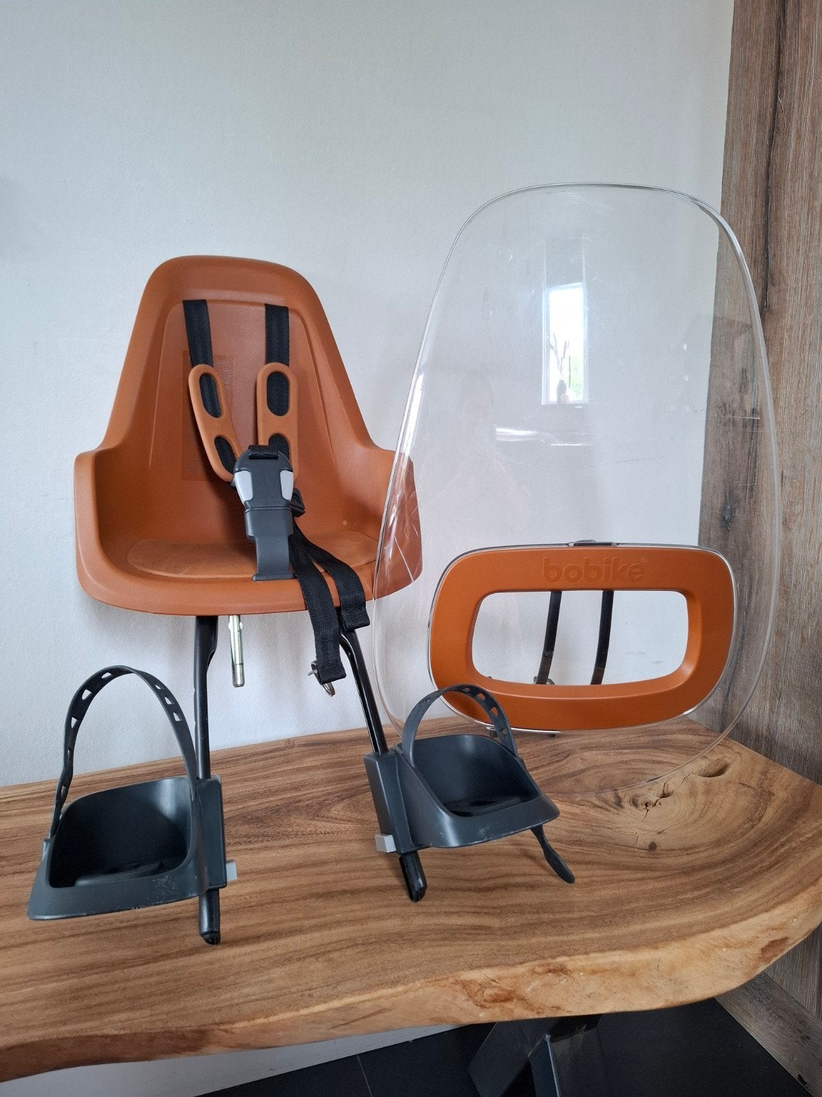 Bobike Exclusive Mini fietsstoeltje met windscherm, Fietsen en Brommers, Ophalen, Voetsteuntjes, Zo goed als nieuw, Bobike