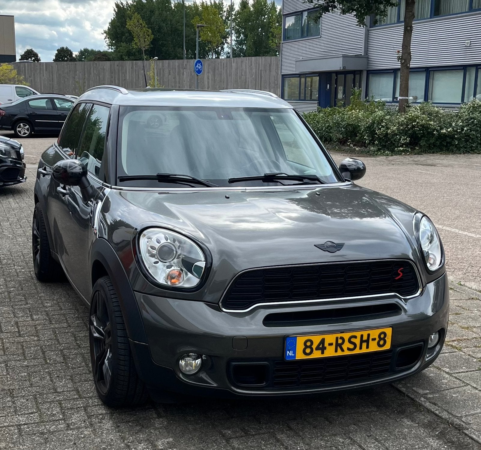 Mini Countryman 1.6 Cooper S All4 AUT 2011 Grijs,  NL AUTO!!, 1380 kg, Zwart, 4 stoelen, 75 €/maand