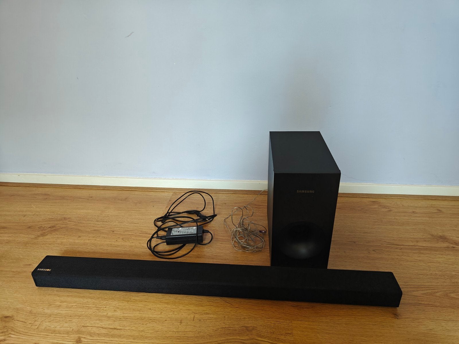 Samsung HW-K335 Soundbar met Subwoofer, Ophalen, Met externe subwoofer, Gebruikt