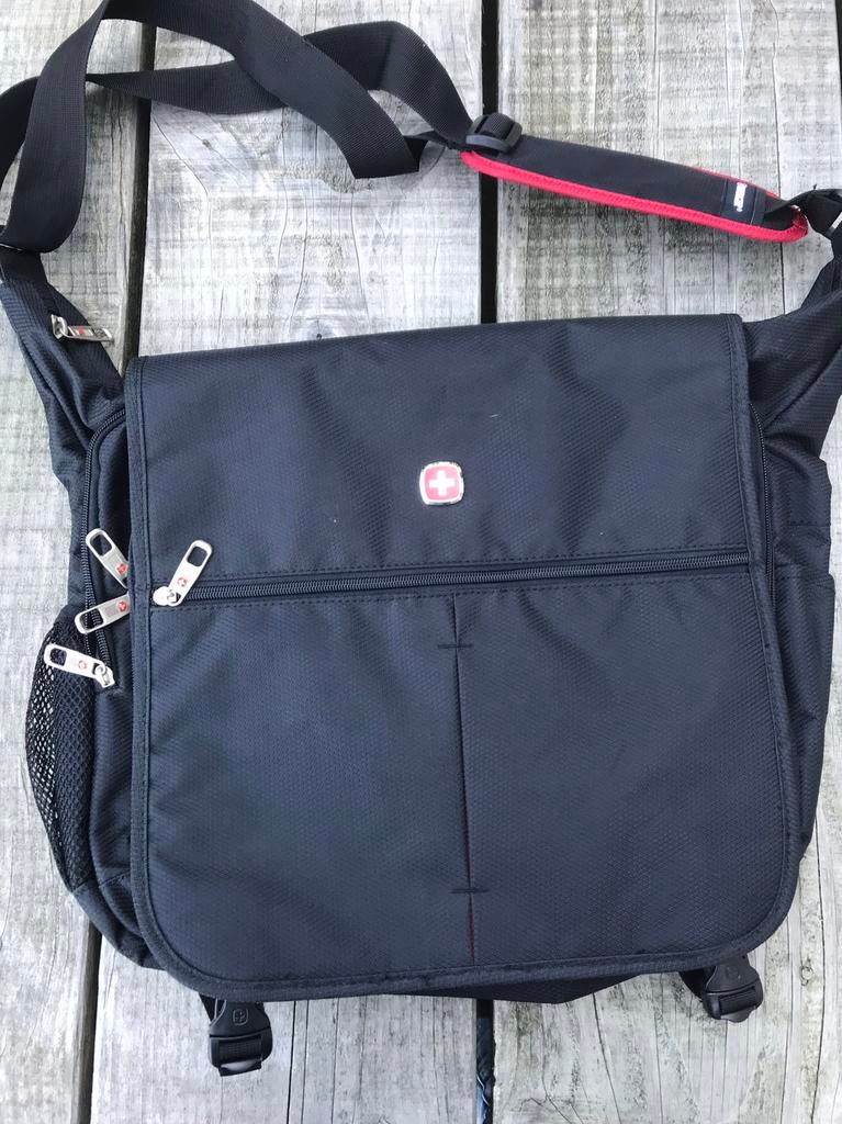 Wenger laptoptas schoudertas, Ophalen of Verzenden, 17 inch of meer, Zo goed als nieuw
