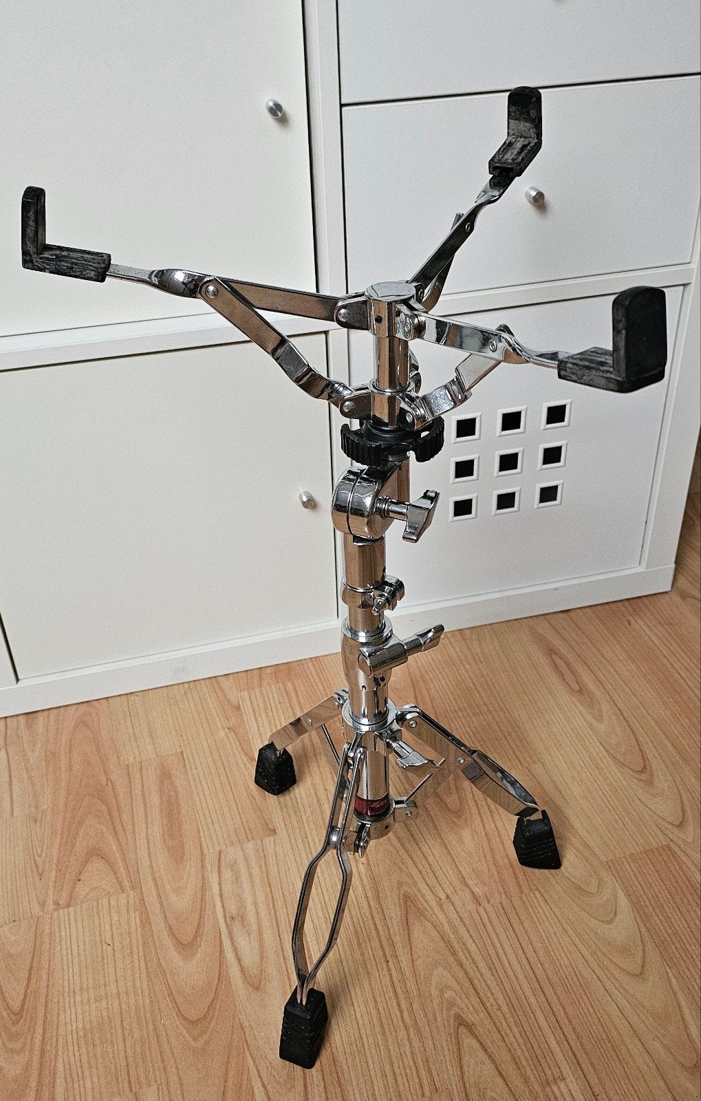 Gebruikte Snaredrum Standaard - Stevig en Verstelbaar, Ophalen of Verzenden, Gebruikt, Instrumentstandaard, Drums of Percussie