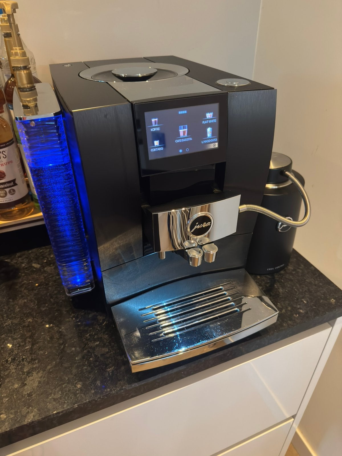 Jura Z10 koffiemachine met Cool Control - DARK INOX - zgan, Afneembaar waterreservoir, 10 kopjes of meer, Koffiemachine, Zo goed als nieuw