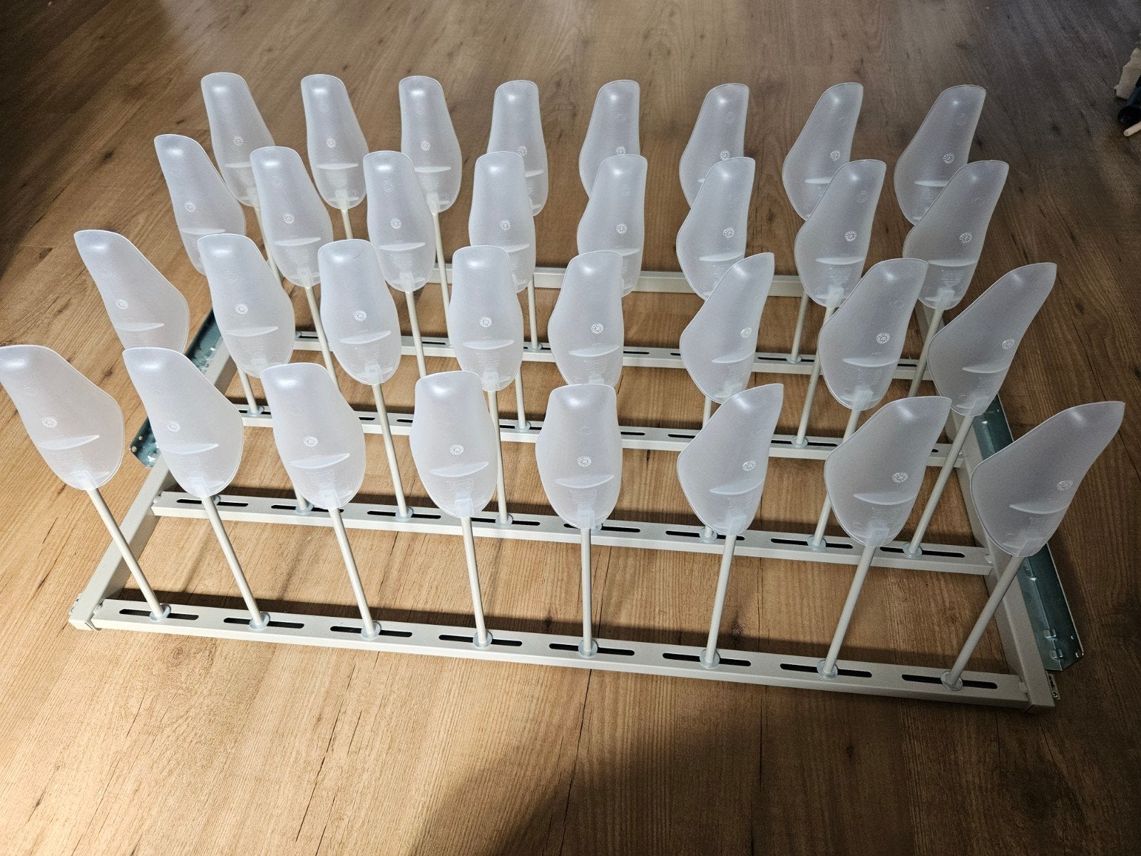 Ikea uitschuifbaar schoenenrek met schoenspanners (16 paar), Ophalen, Gebruikt