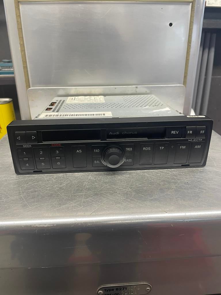 Audi radio cassette., Ophalen of Verzenden, Gebruikt