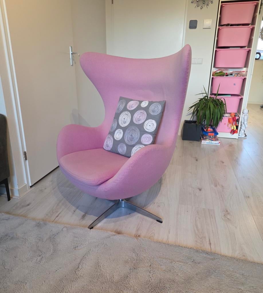 Roze Egg Chair - Comfortabele fauteuil, Huis en Inrichting, Ophalen, Gebruikt, 75 tot 100 cm, Stof