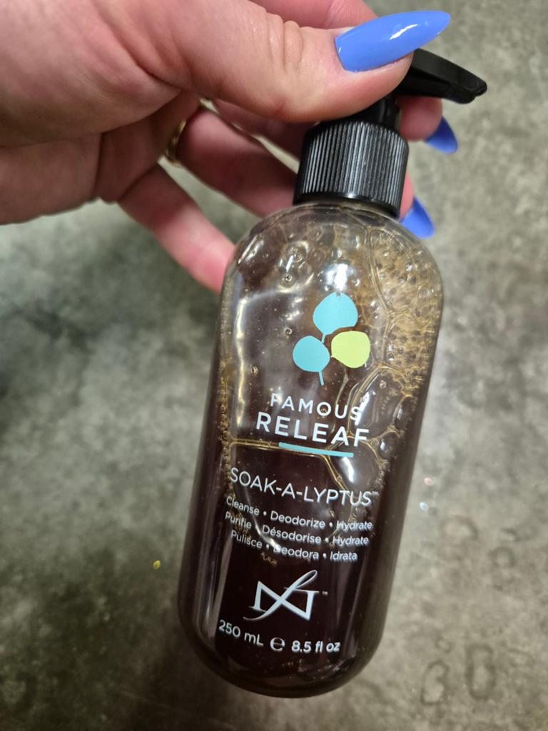 Nieuw famous releaf Soak-A-Lyptus 250ml, Overige kleuren, Nieuw, Ophalen of Verzenden, Handen en Nagels