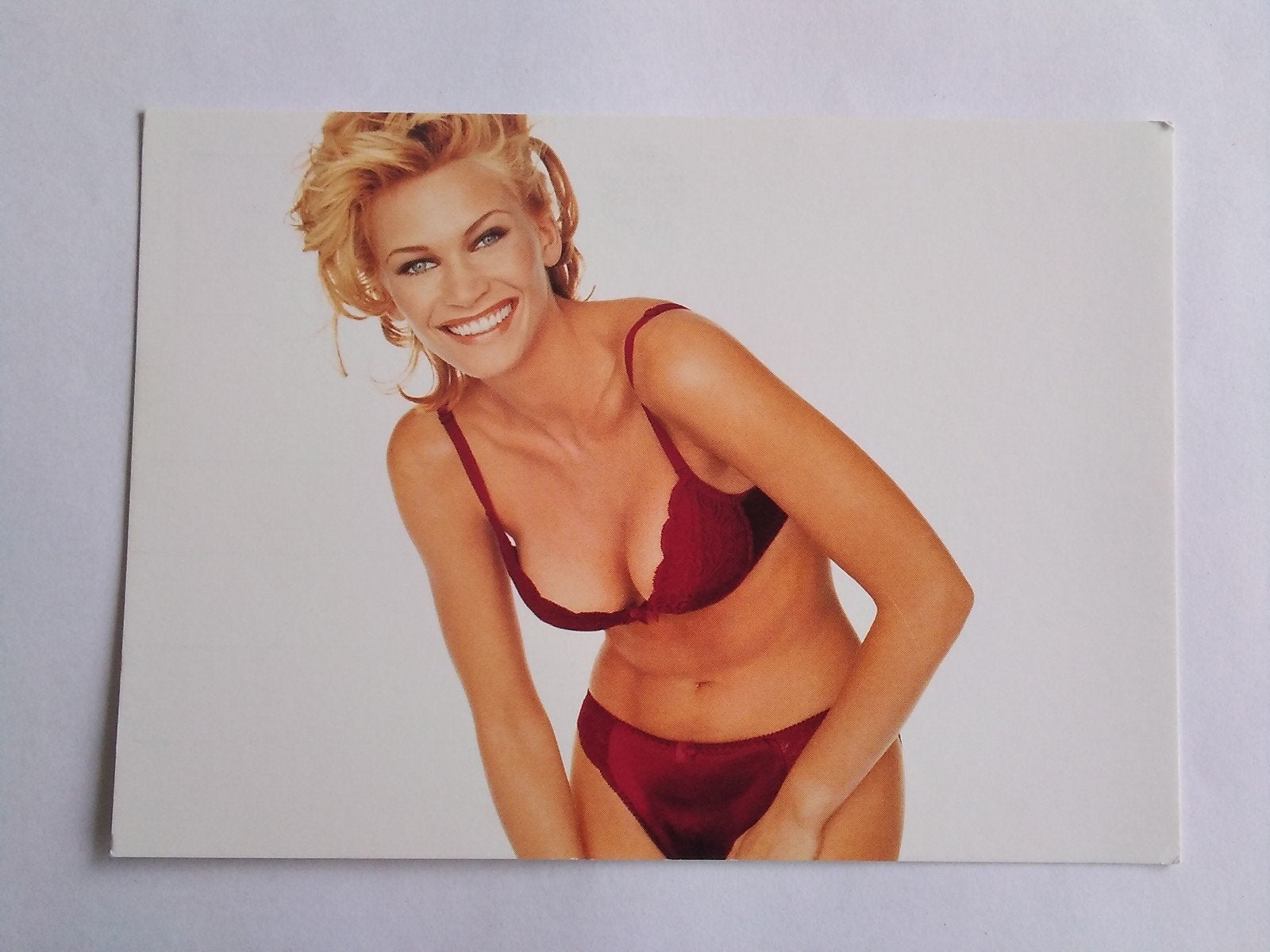 Ansichtkaart H&M Natasha Henstridge, Verzenden, 2000 tot heden
