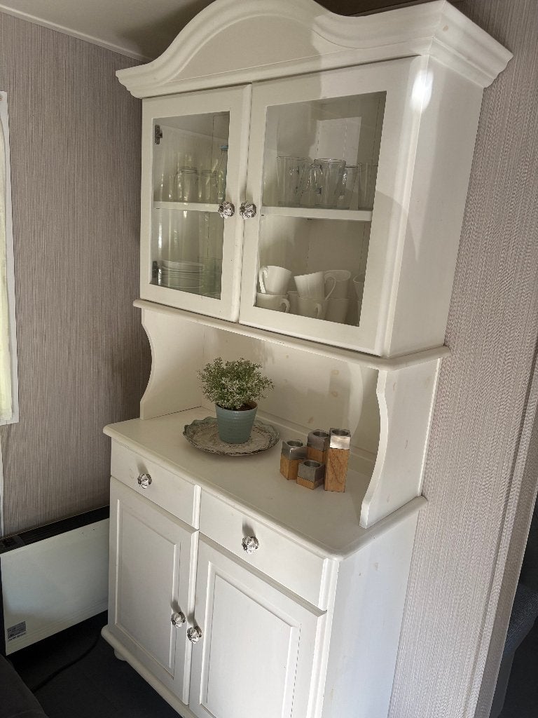 Witte Houten Buffetkast / Servieskast – Mag weg voor weinig!