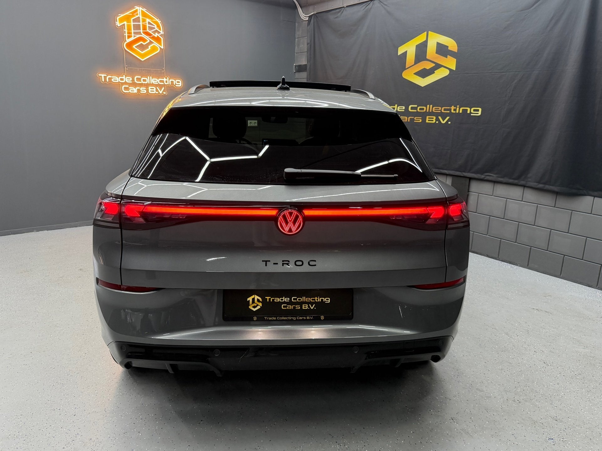 Foto 41 van Volkswagen T-ROC 1.5 eTsi R-Line First Edition Pano-IQ-KEYLE