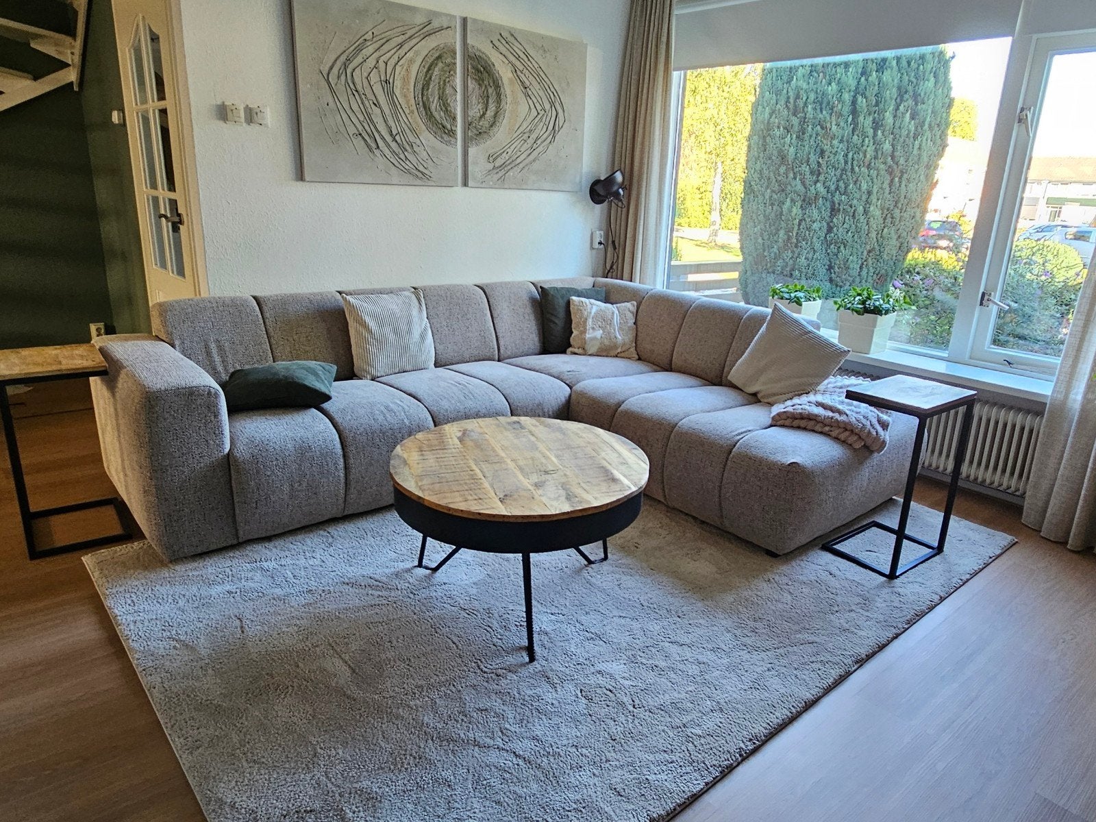 Ronde salontafel met mangohouten blad en metalen onderstel, 50 tot 100 cm, Rond, Industrieel, Modern, 50 tot 100 cm