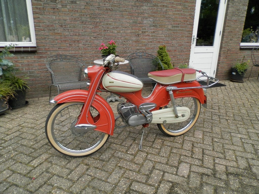 dkw hummel 1959 met nl kenteken, Maximaal 45 km/u, 49 cc, 3 versnellingen, Ophalen