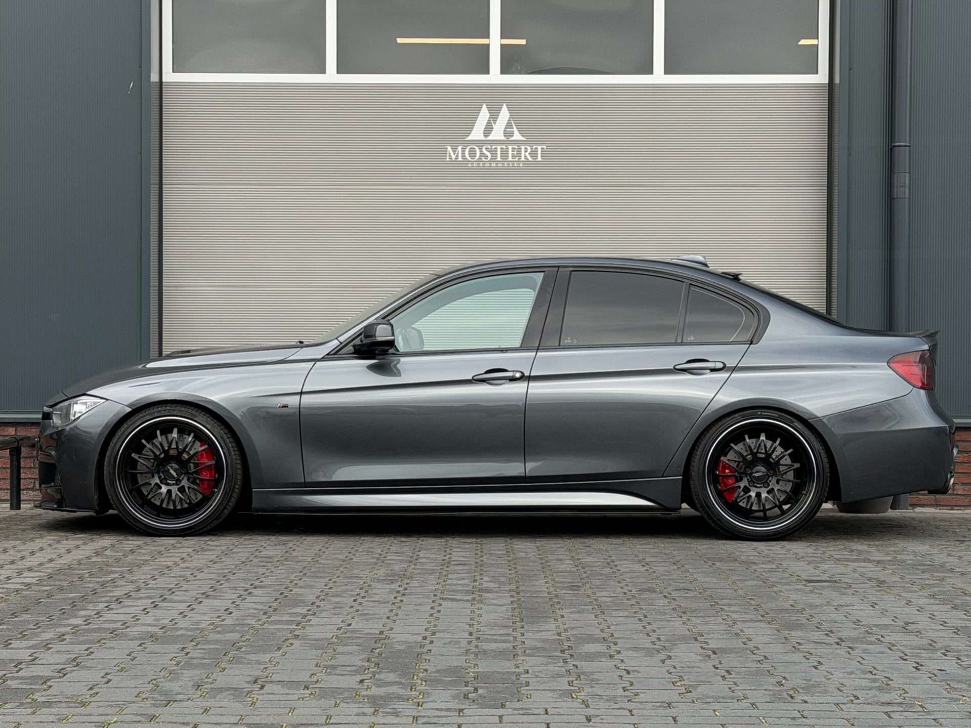 BMW 3-serie 320i/260pk M-pakket Automaat|2015|Big Brake|Moss, Auto's, BMW, Automaat, Achterwielaandrijving, Gebruikt, Alcantara