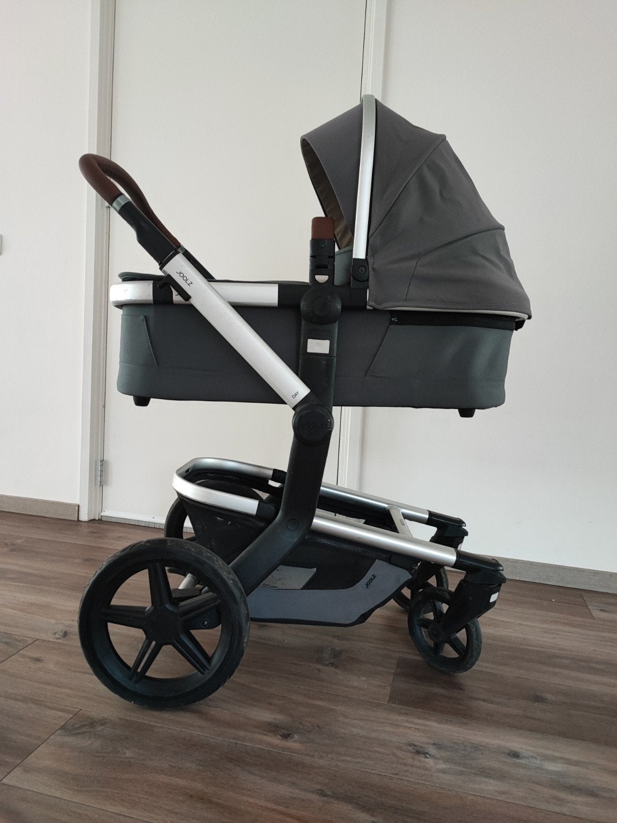 Prachtige JOOLZ Day+ Kinderwagen, Zo goed als nieuw, Combiwagen, Verstelbare duwstang, Ophalen