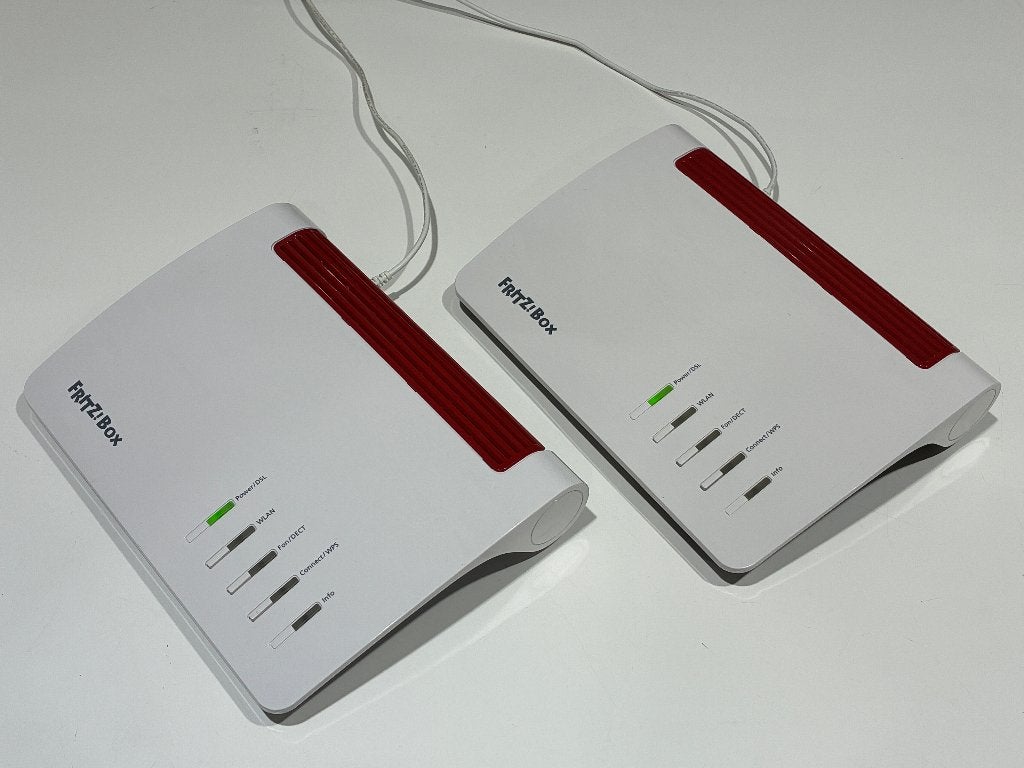2x Fritz!Box 7590 FritzBox Router (Internationale versie), Ophalen of Verzenden, Zo goed als nieuw, Router, Fritz!Box (FritzBox)