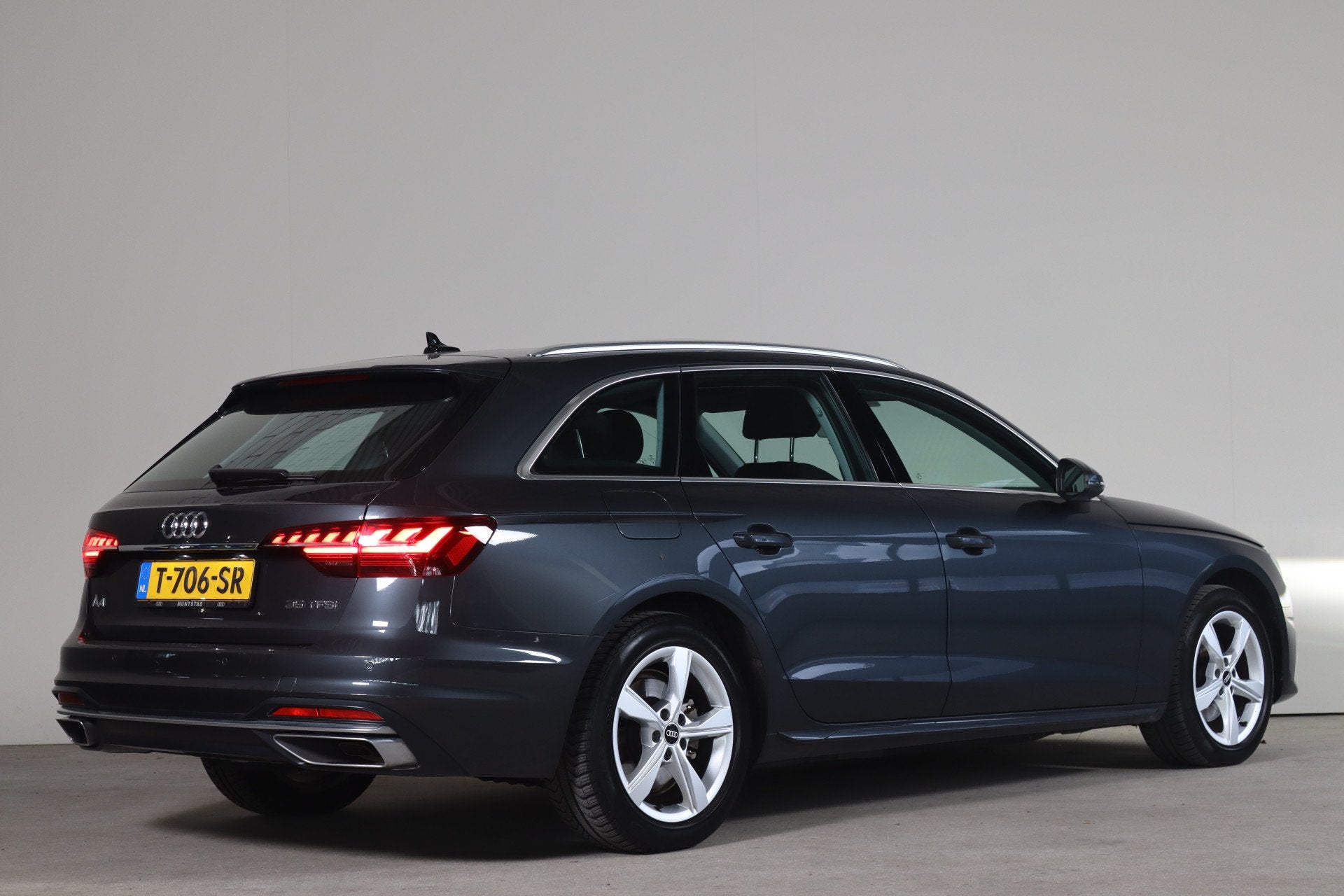 Audi A4 Avant 35 TFSI Advanced Edition NL-Auto! Apple Car-Pl, Stof, Gebruikt, Euro 6, 4 cilinders