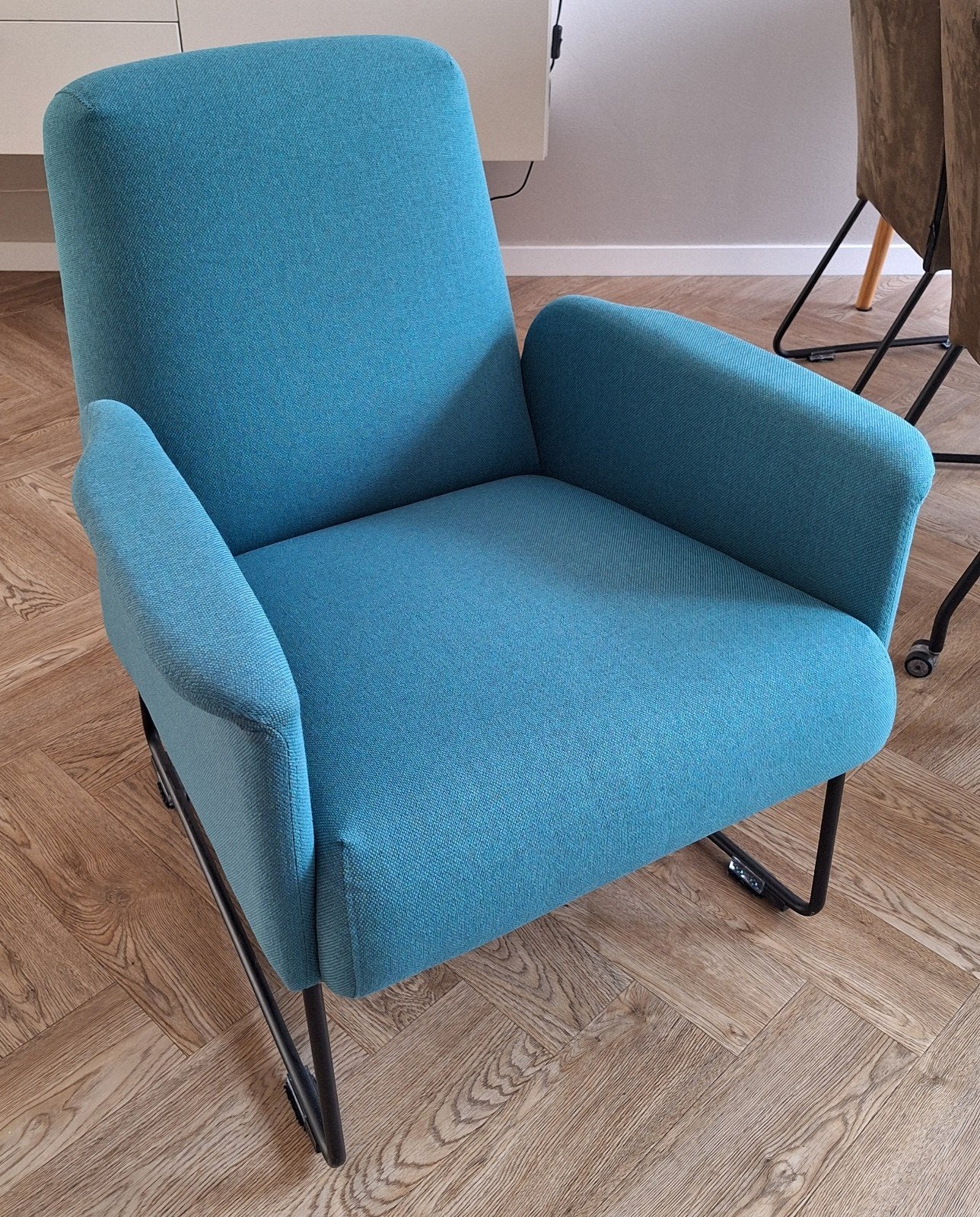 Jamé Cas blauwe fauteuil stoel, Huis en Inrichting, Fauteuils, Ophalen, 75 tot 100 cm, Zo goed als nieuw, Stof