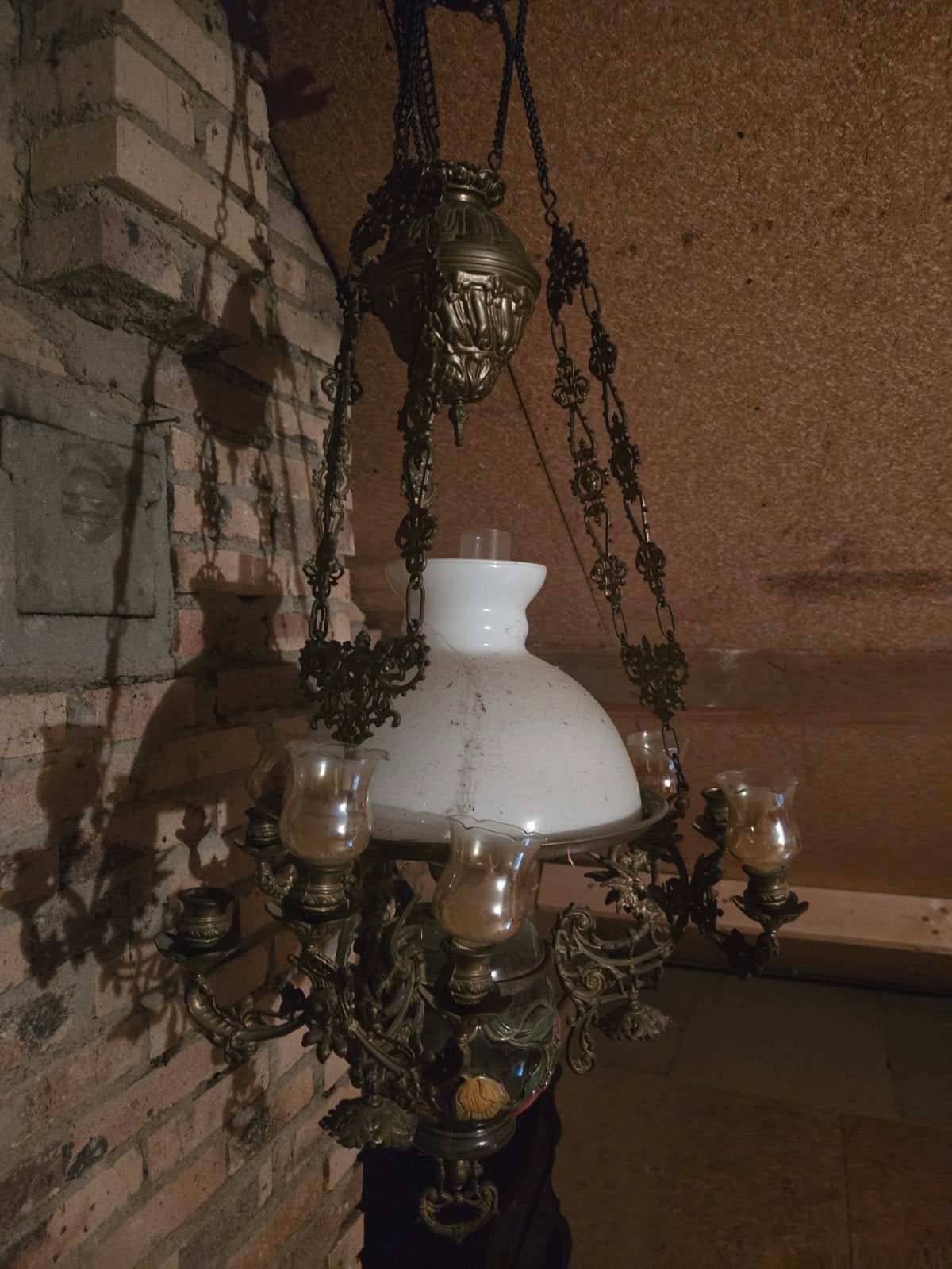 Antieke bronzen olielamp/kroonluchter met glazen kap, Antiek en Kunst, Antiek | Lampen, Ophalen