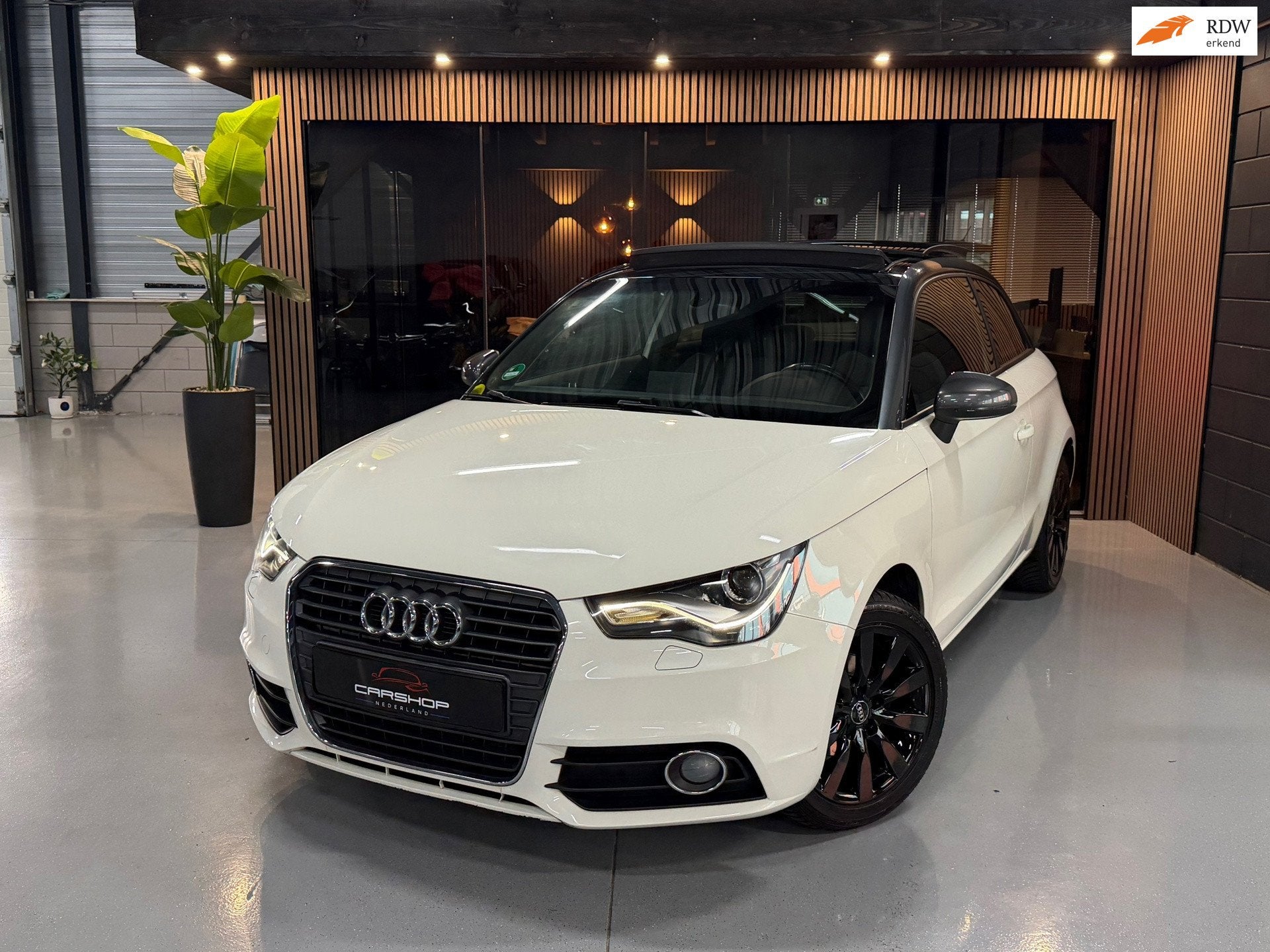 Audi A1 1.2 TFSI 86PK Pro Line S PANO/CRUISE/NAVI/STOELVRM, Auto's, Voorwielaandrijving, Zwart, 4 cilinders, 4 stoelen