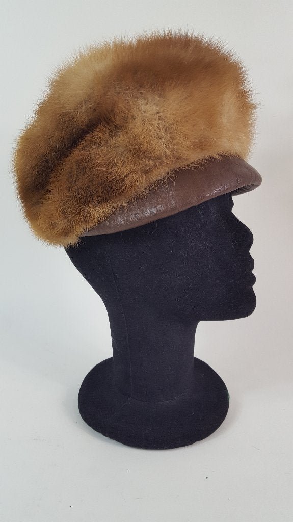 Vintage bontmuts, muts echt bont. La Chapeau Dinstingué. S8, Tweedehands verkoop, Ophalen of Verzenden, Tweedehands verkoop, Maat 38/40 (M)