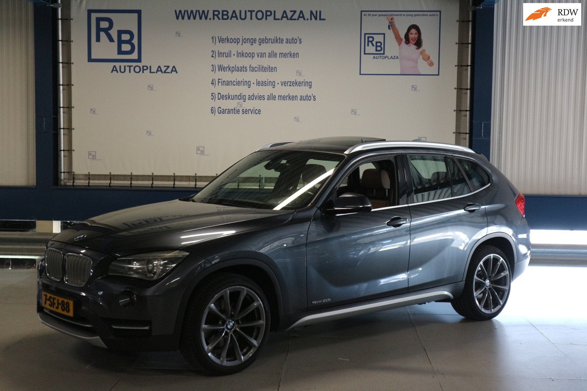 BMW X1 SDrive20i / AUTOMAAT / LEER / PANO / KETTING VV ! ! !, Euro 6, 4 cilinders, Stoelverwarming, 184 pk