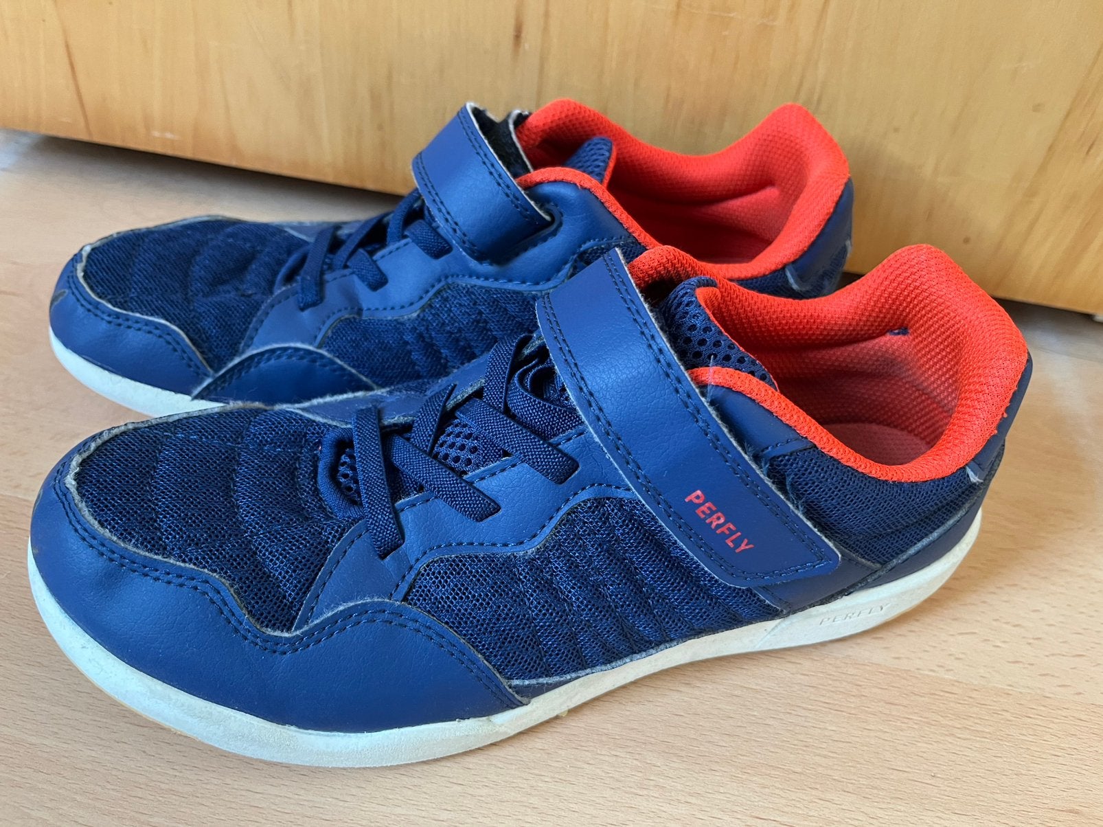 Unisex zaal sportschoenen mt 38 indoor schoenen badminton, Gebruikt, Perfly, Jongen of Meisje, Schoenen