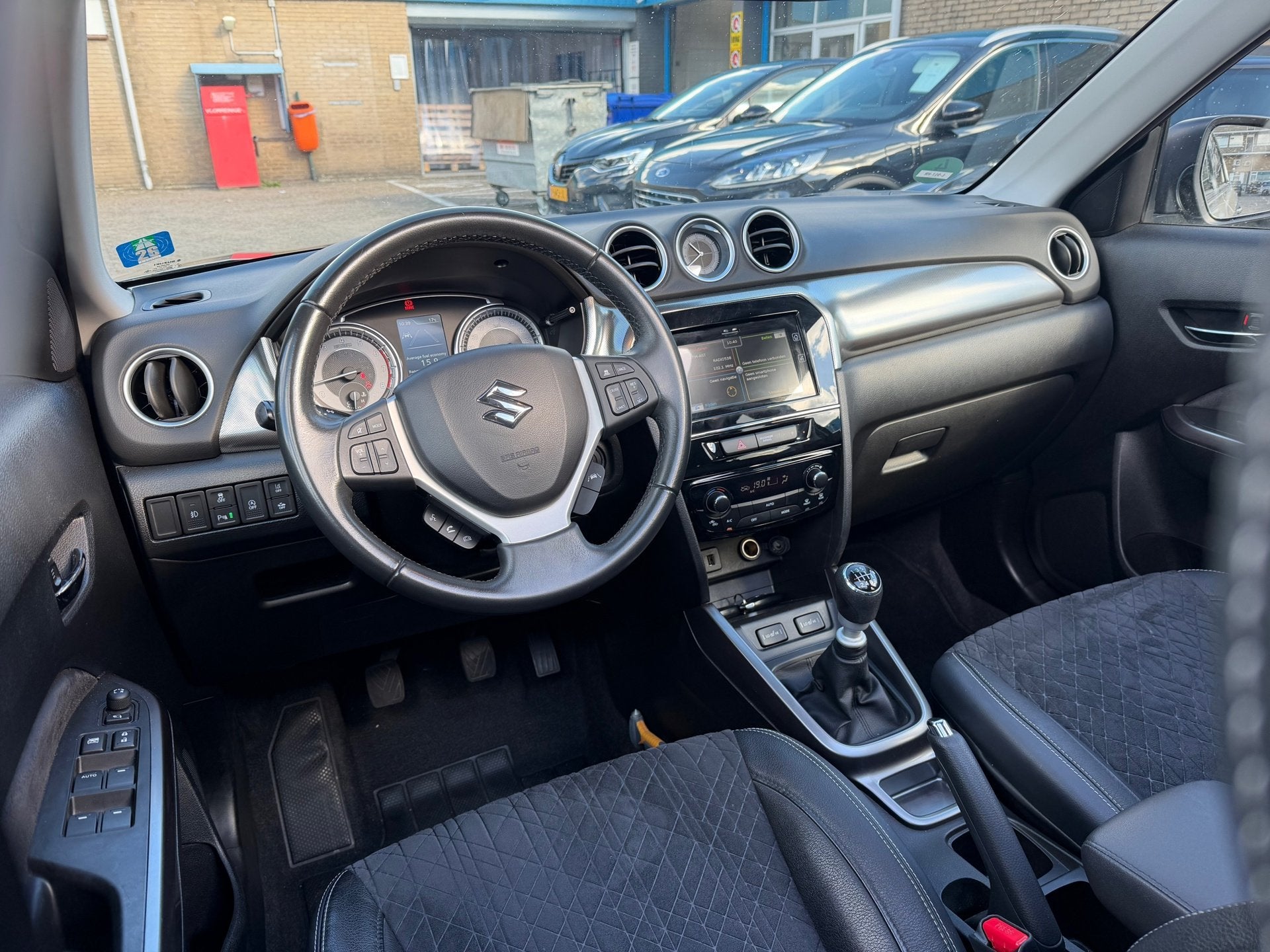 Suzuki Vitara 1.4 Boosterjet Style Smart Hybrid|Pano|Trekhaa, Auto's, Dealer onderhouden, Gebruikt, Euro 6, 4 cilinders