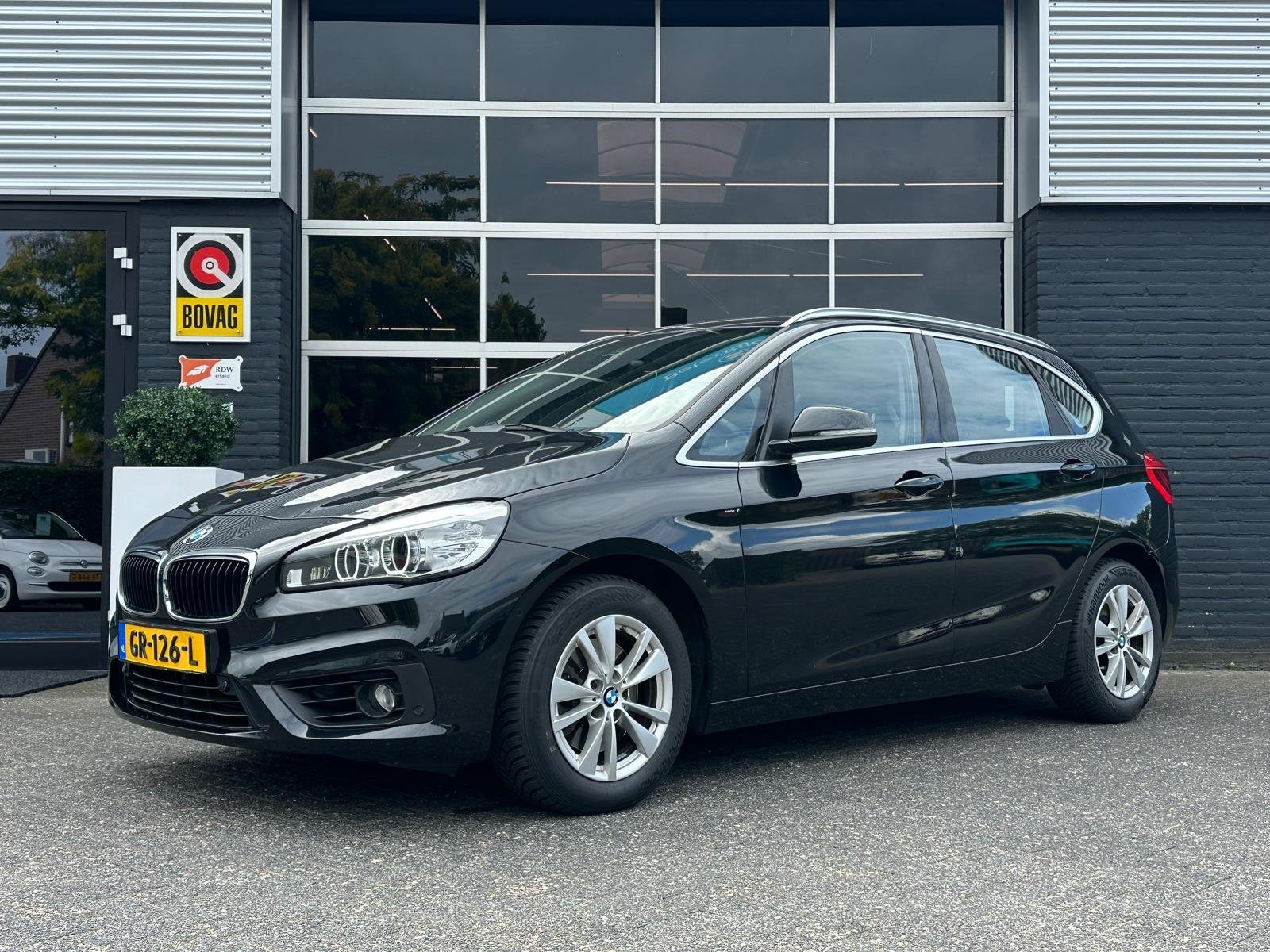 BMW 2 Serie Active Tourer 218i Essential Automaat, Bluetooth
