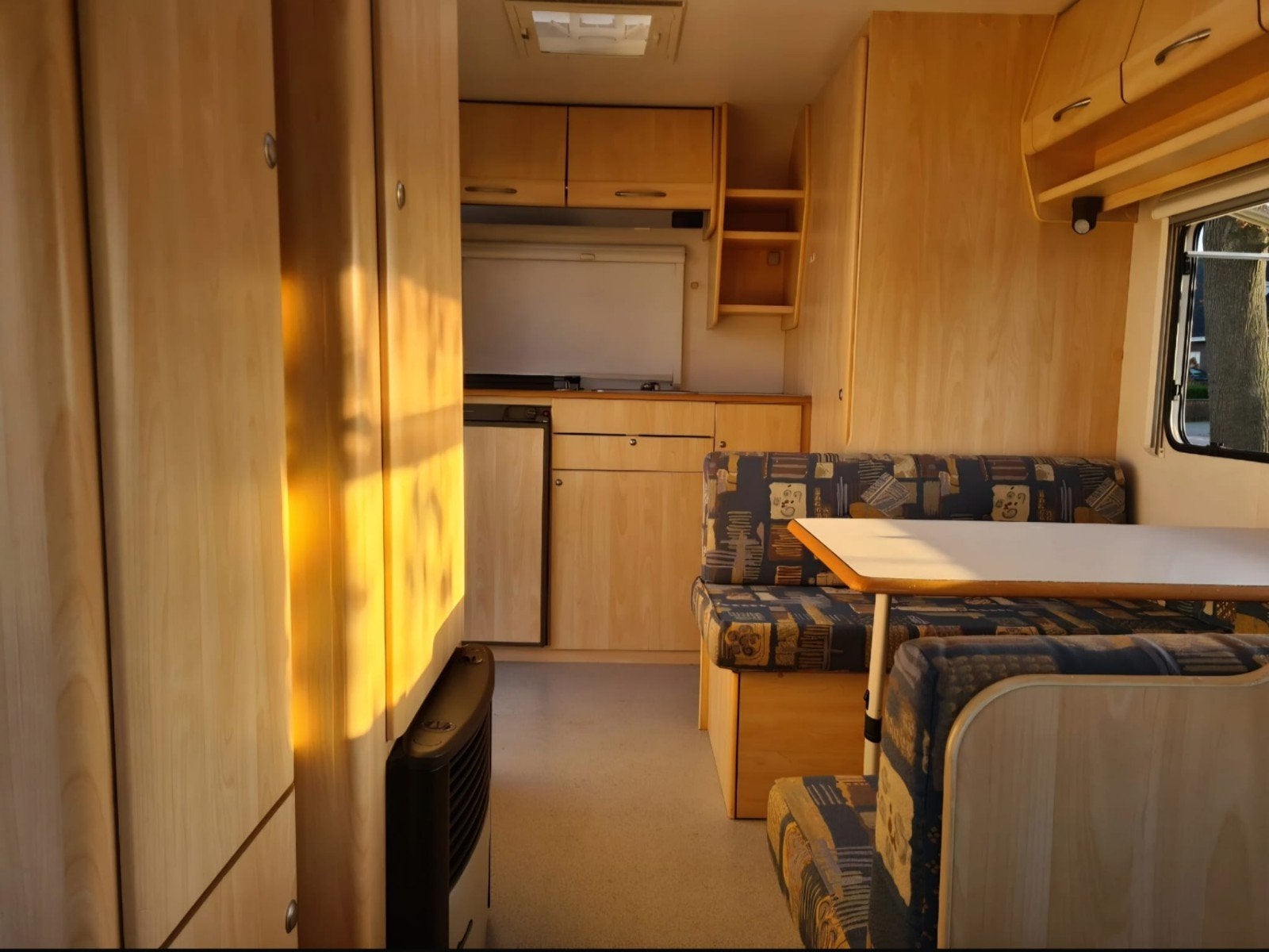 Vitesse 460MD Beyerland met nieuwe airco, Caravans en Kamperen, Caravans, Treinzit, Beyerland, Tot en met 4, Airco